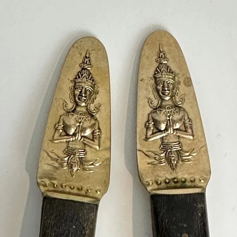 Samran spoons included